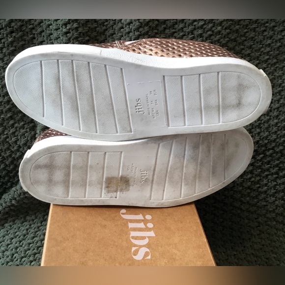 Jibs Classic Rose Gold Diamond Perforated Leather, Natural Cork Slip-Ons; Size 7 - Picture 6 of 11